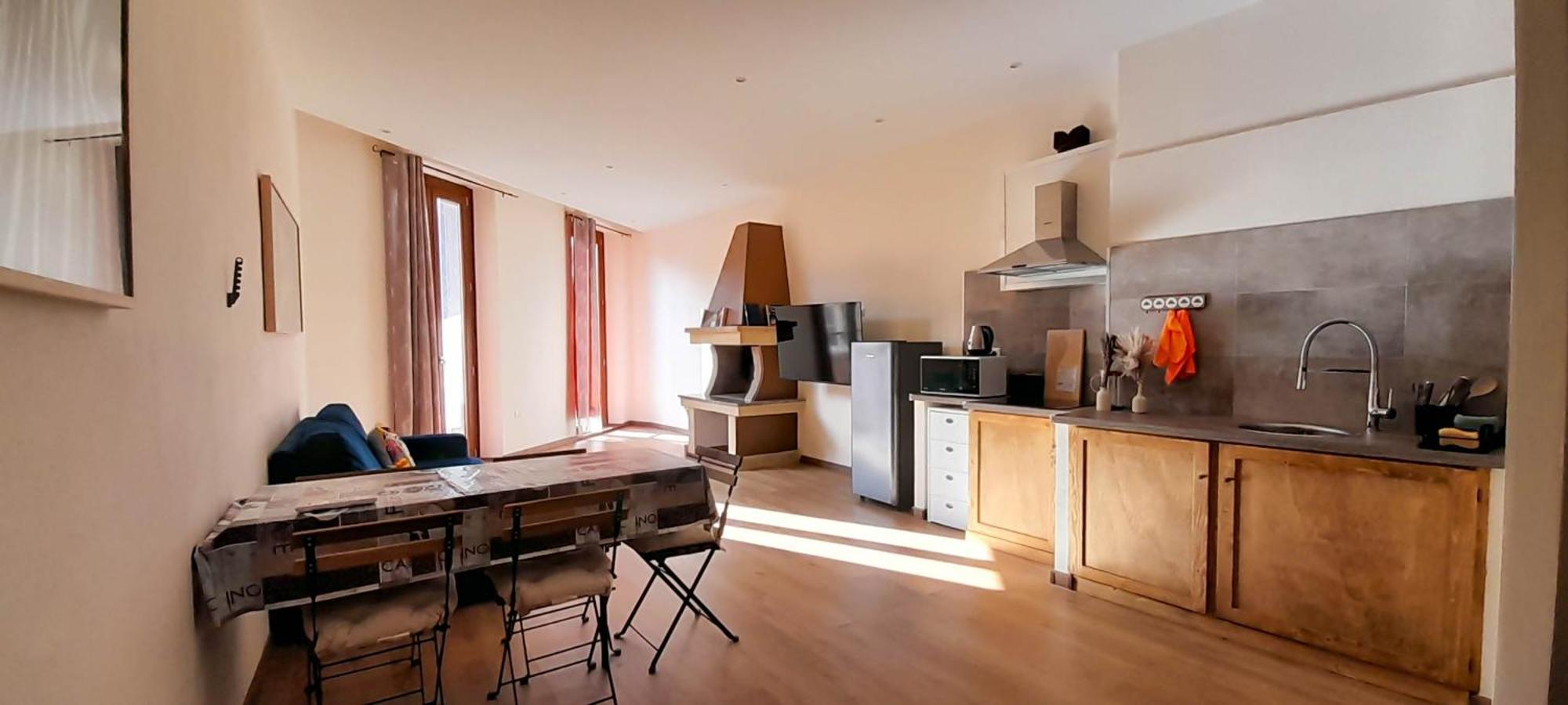 Admiral Appartment กาญารี ภายนอก รูปภาพ